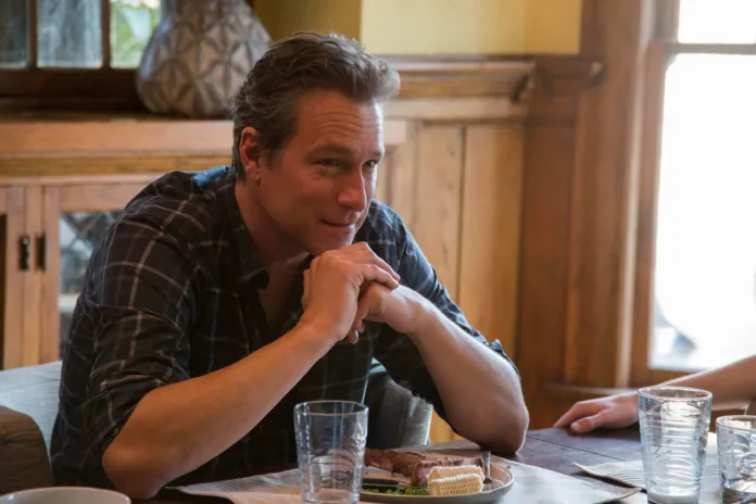Και ο John Corbett στο cast του «The Boy Next Door»