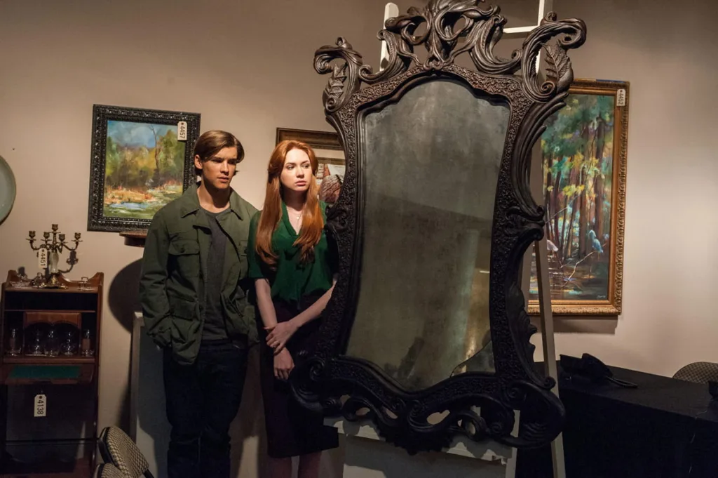 Oculus 2013 Movie Still 9