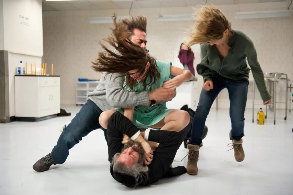 possession 2012 still 4