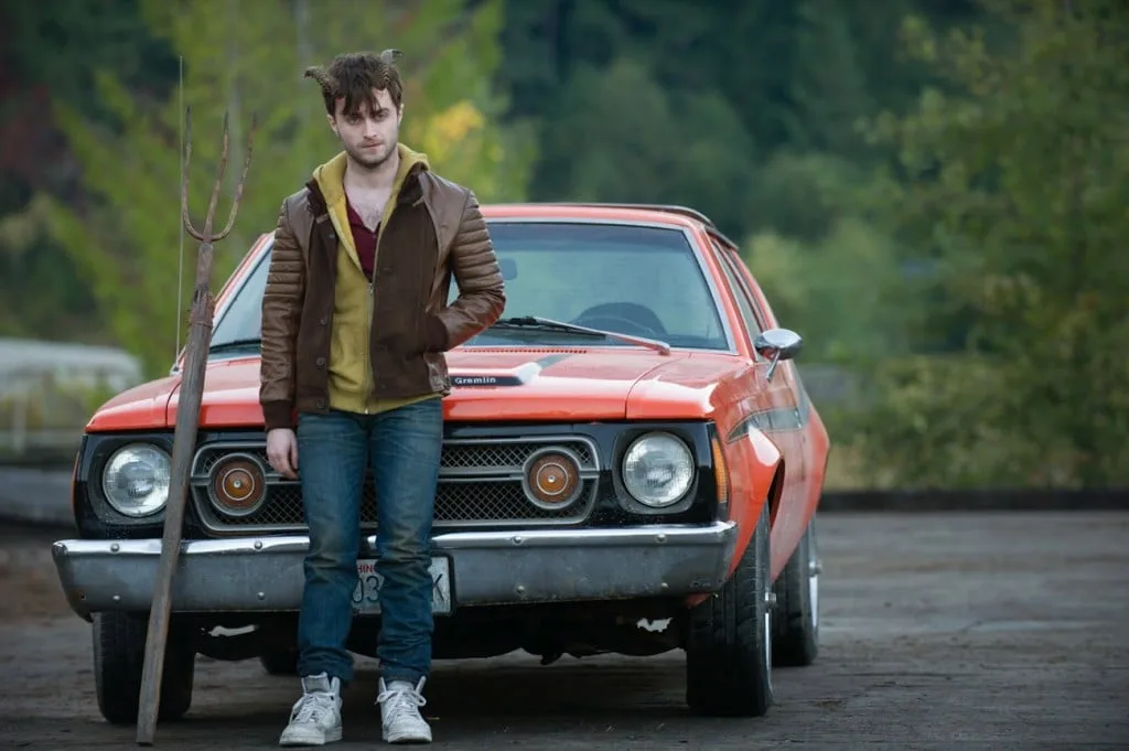 horns still 1