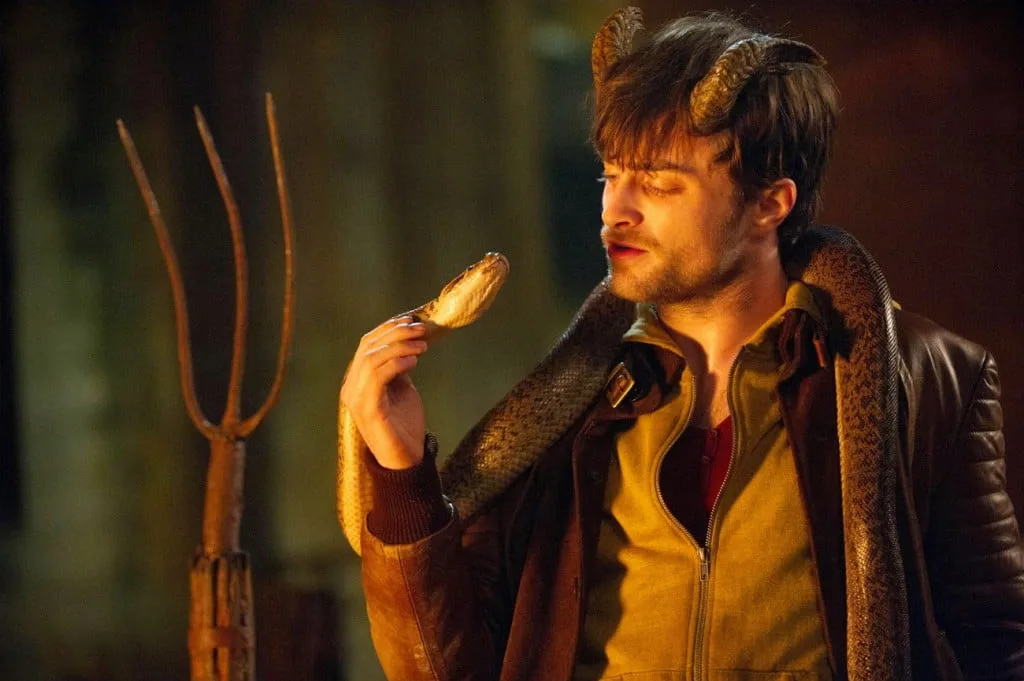 horns still 3