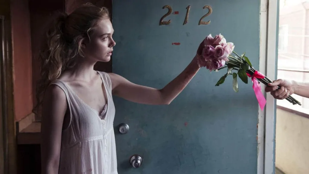 neon demon elle fanning